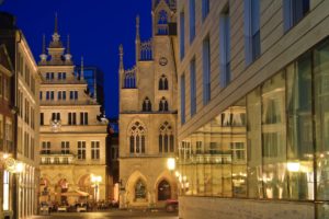 Moderne und historische Architektur gehen in Münster Hand in Hand